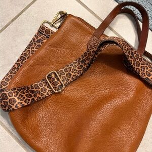 Madewell Transport Classic Tan Leather crossbody Tote with Leopard Strap GUC